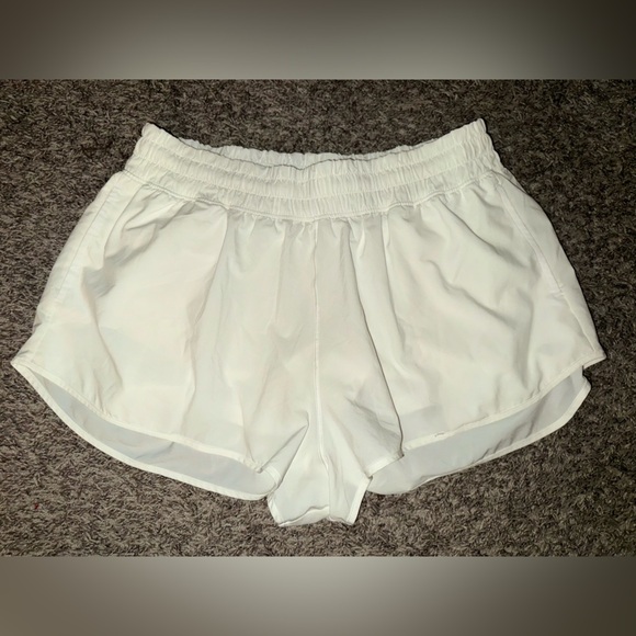 Women's Offline by Aerie Athletic Flowy White Shorts Size Large - Picture 1 of 11